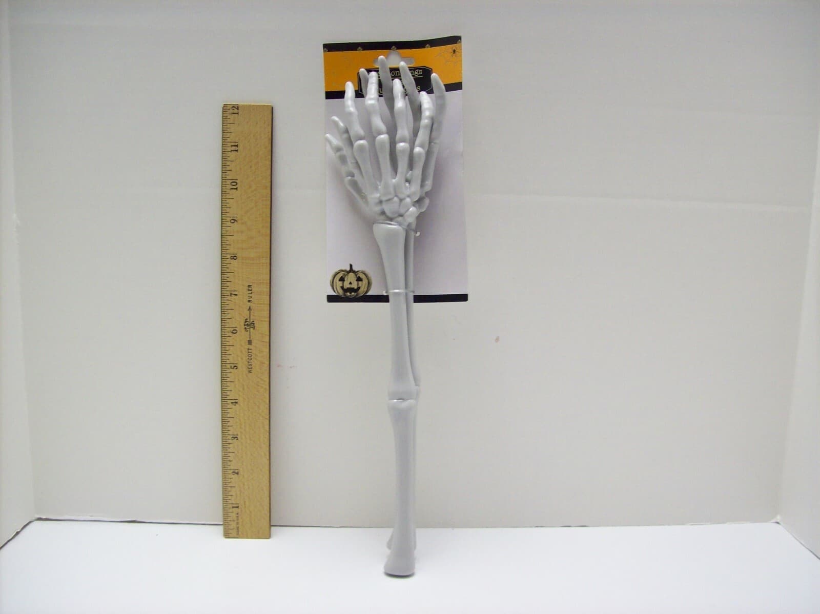 Halloween Skeleton Hand Tongs Party Decor Novelty Kitchen Salad Tools - New